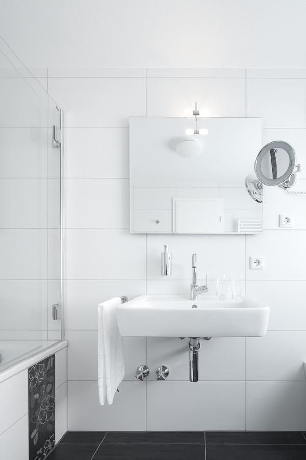 Zu Den Drei Linden Otel Wermelskirchen Oda fotoğraf