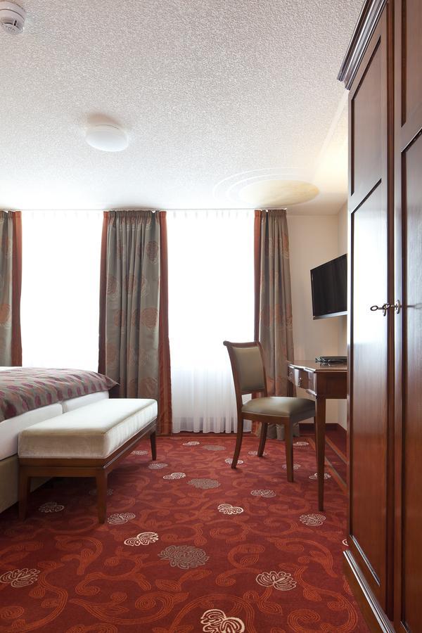 Zu Den Drei Linden Otel Wermelskirchen Oda fotoğraf